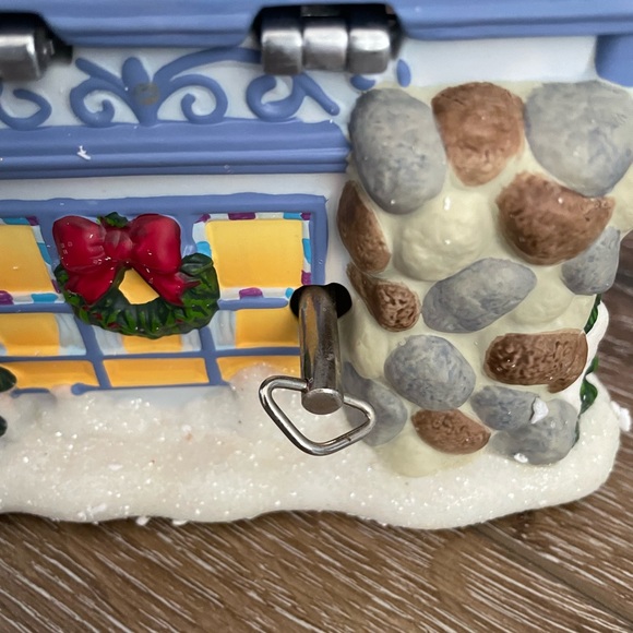 NEW Large PartyLite The Night Before Christmas Music Box Tea Light House - Picture 7 of 9